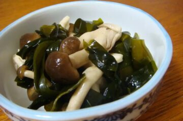 Shimeji met wakame en azijn